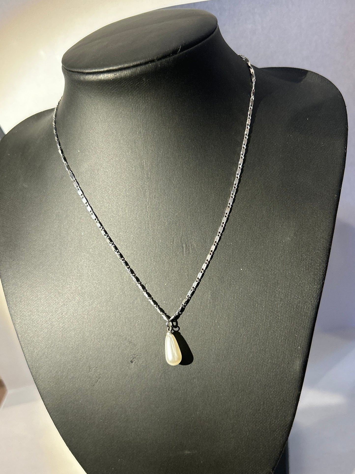 Droplet necklace