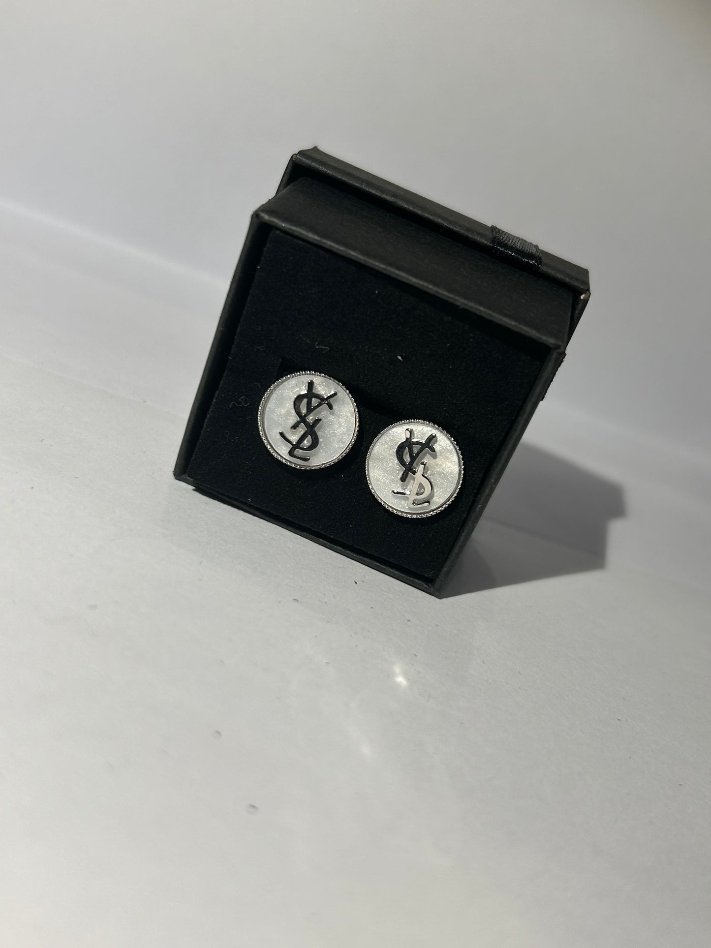 White and silver circle earrings