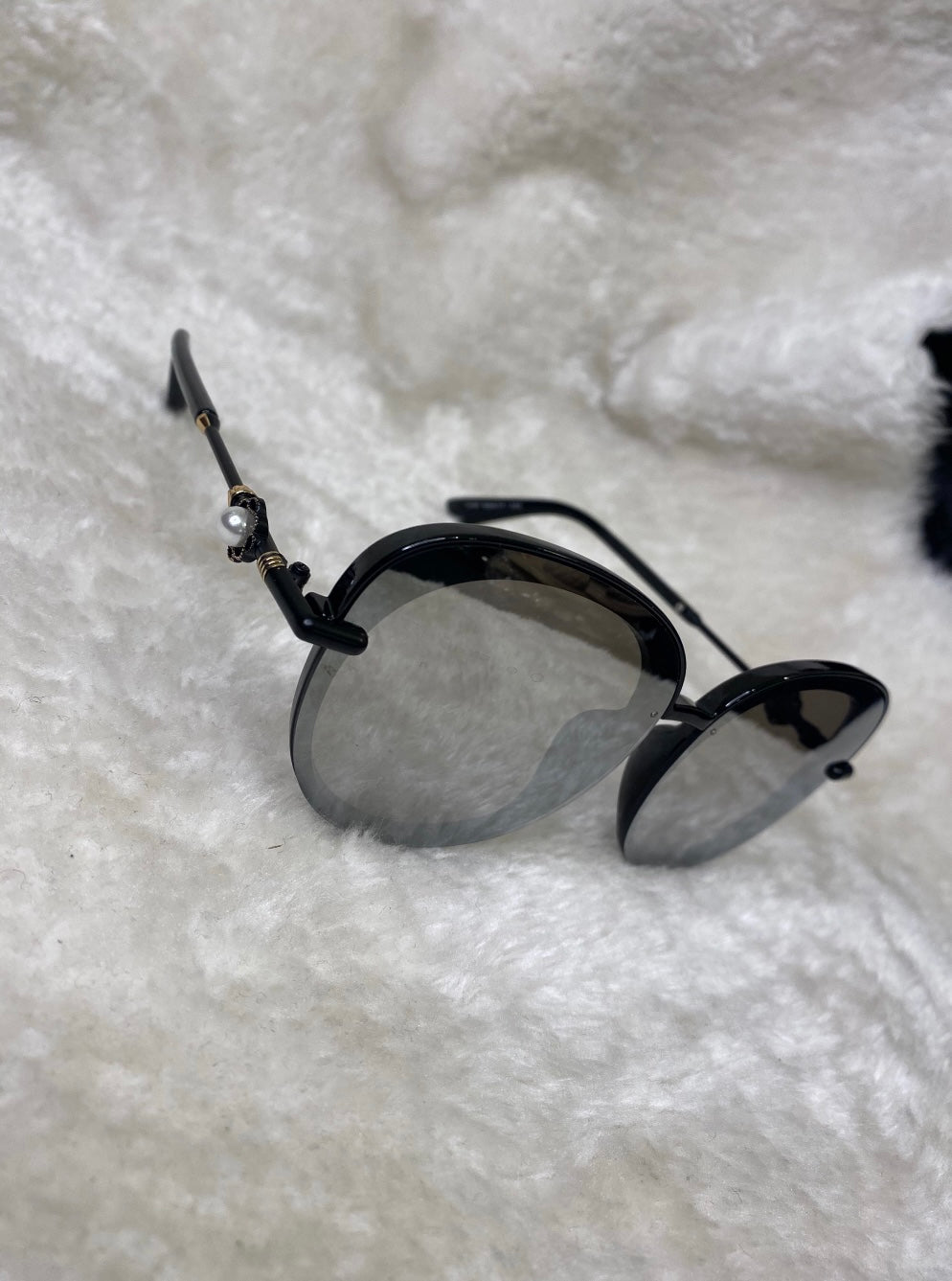 Flower Detail Round Sunglasses
