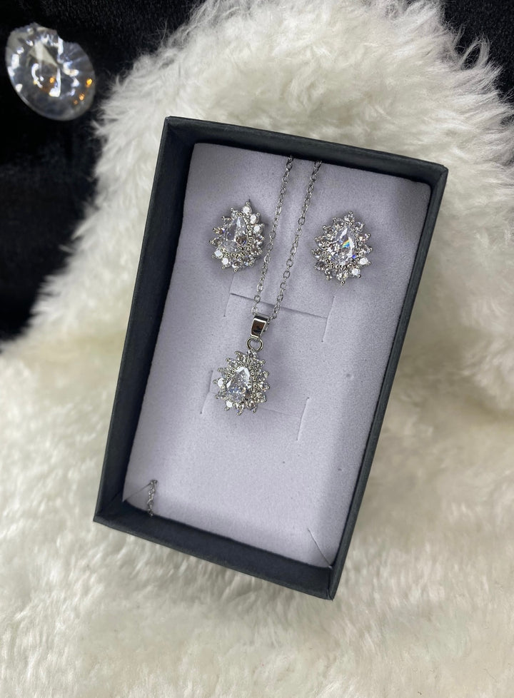 Crystal flower style necklace and earring set