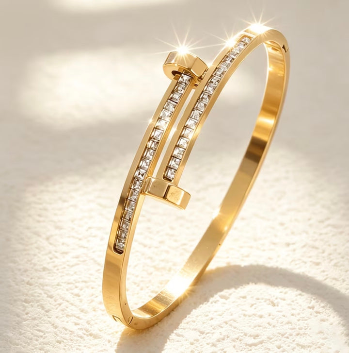 Gold bracelet with diamond accents