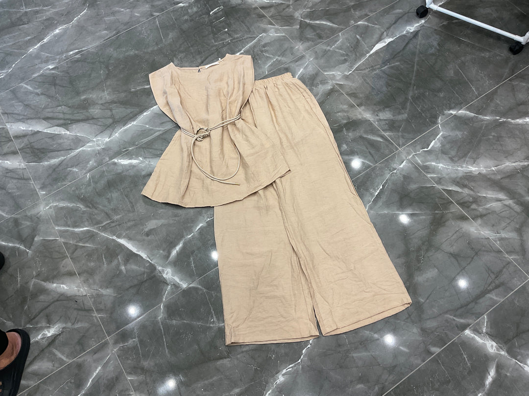 Beige outfit