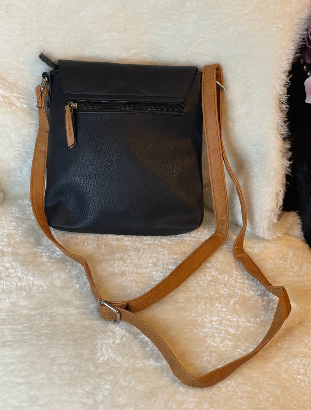 Brown detailed crossbody handbag