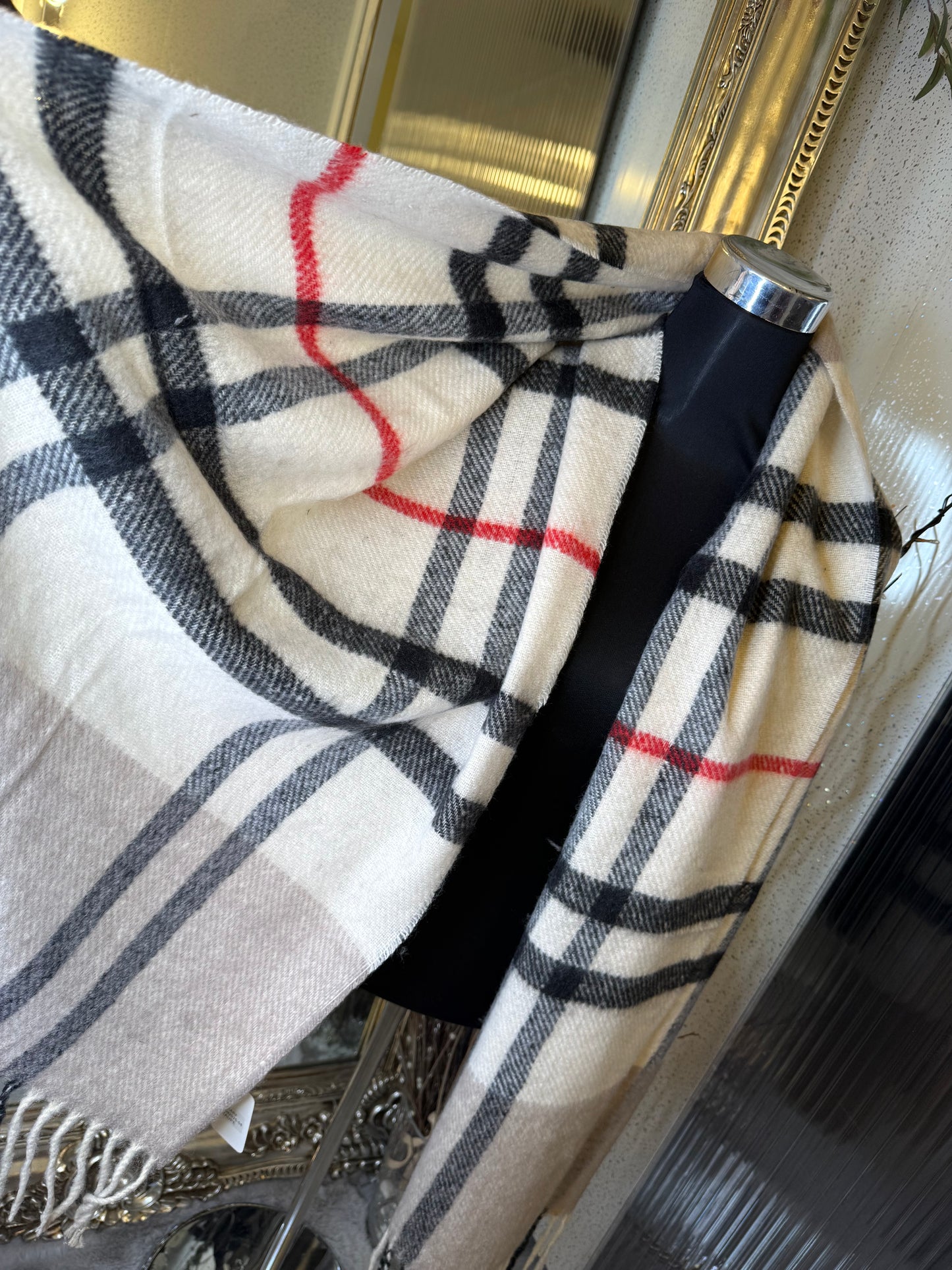 Checked tassel scarves