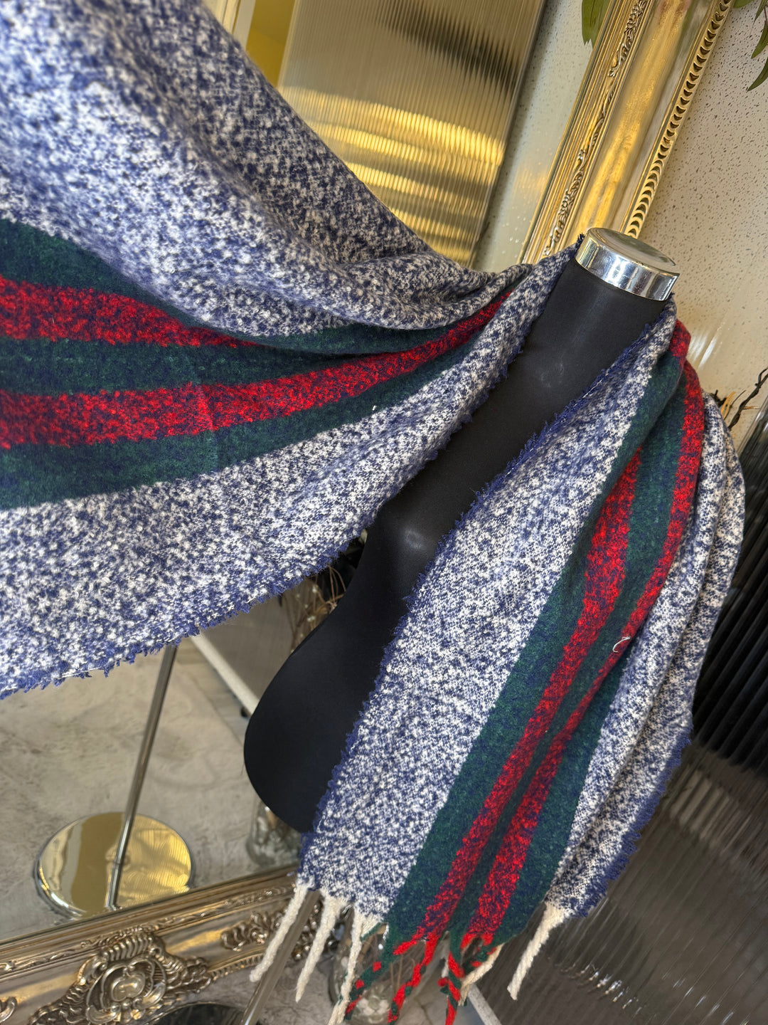 Stripe tassel scarves
