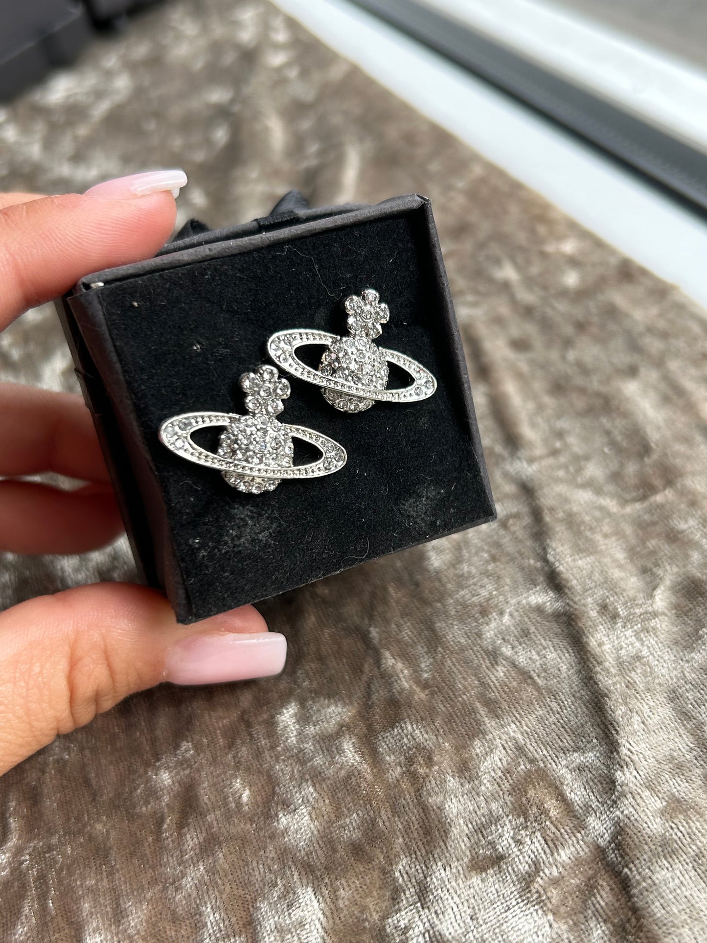 Flower planet earrings