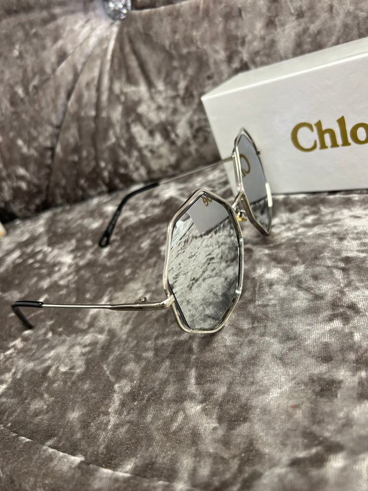 Silver mirrored frame sungalsses 