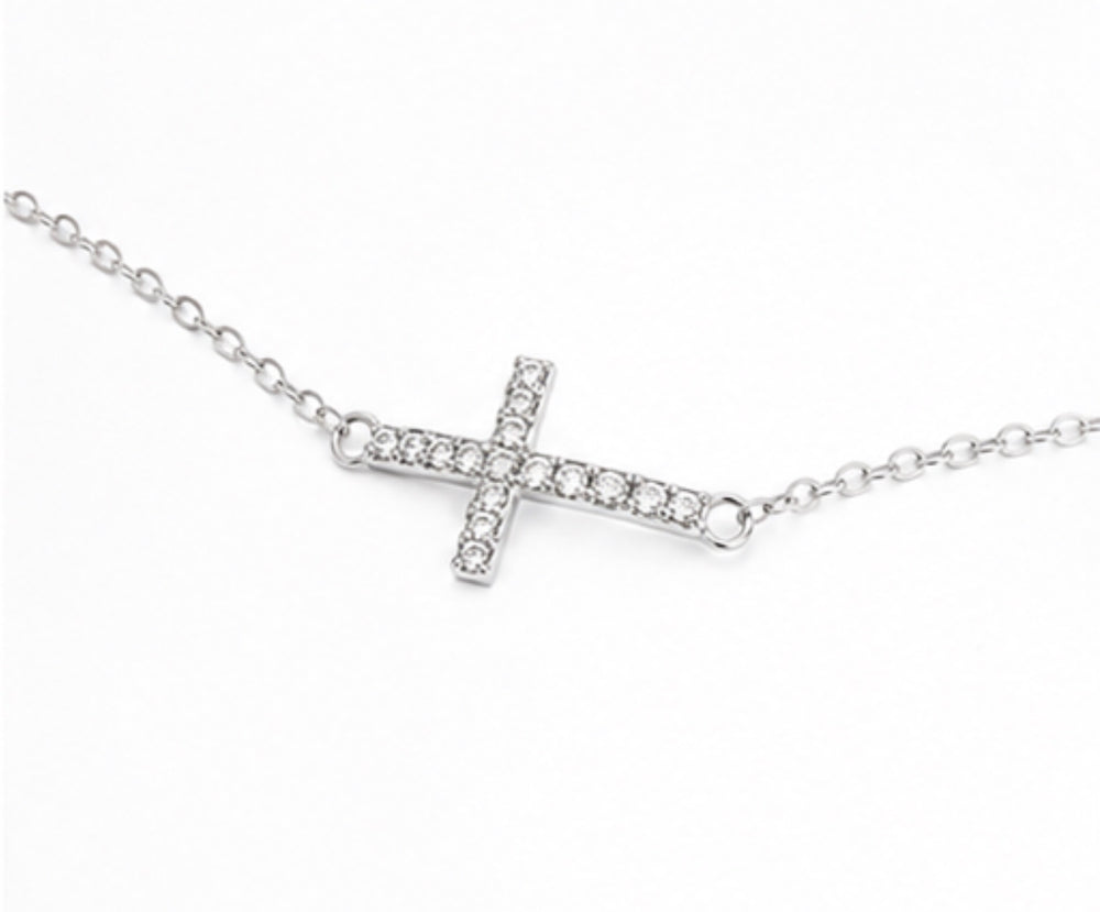 Silver crystal side pendant bracelet with delicate chain and adjustable fastening