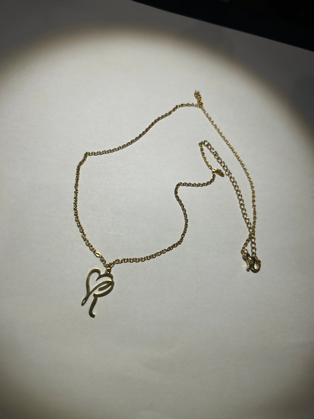 Alphabet letter - R letter heart pendant necklace