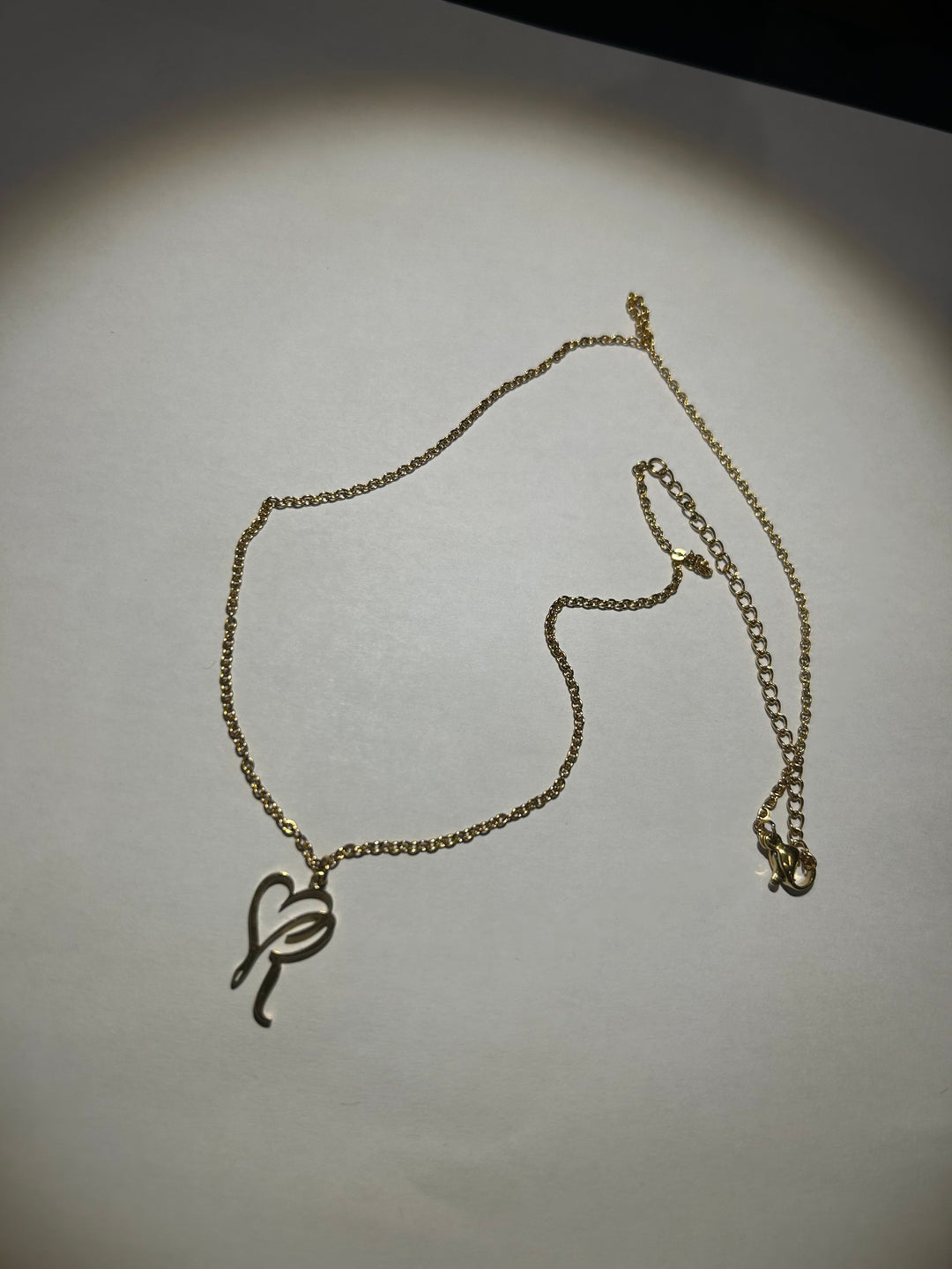 Alphabet letter - R letter heart pendant necklace