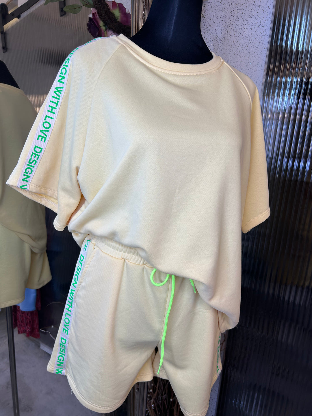 Design with love short set