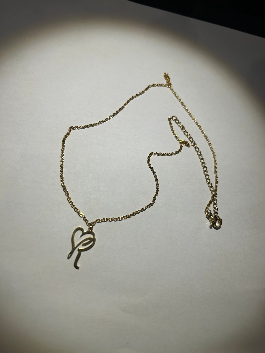 Alphabet letter - R letter heart pendant necklace