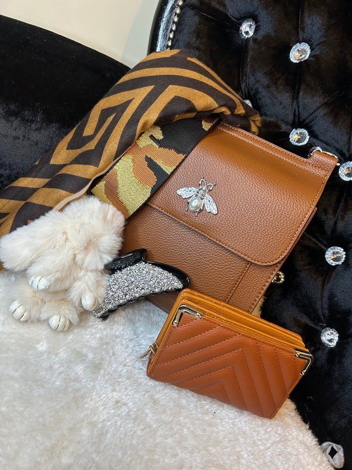 Tan handbag bundle with scarf, keyring, hair clip and purse
