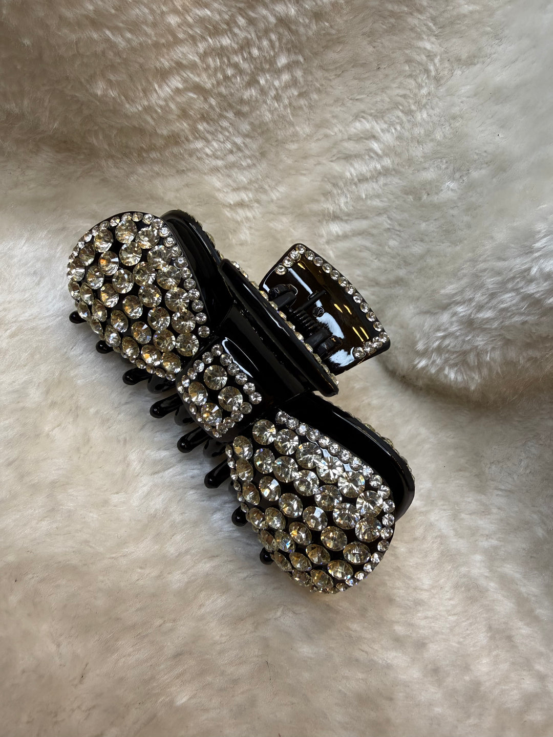 Crystal bow hair clip