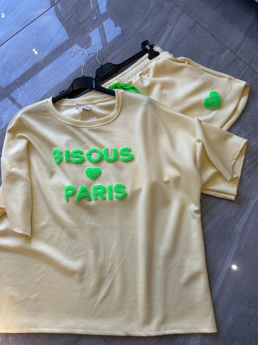 Yellow and green text short set 