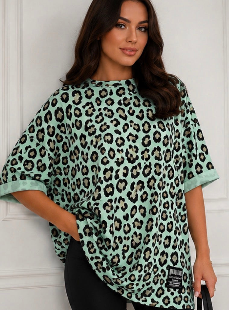 Leopard print oversized T-shirt