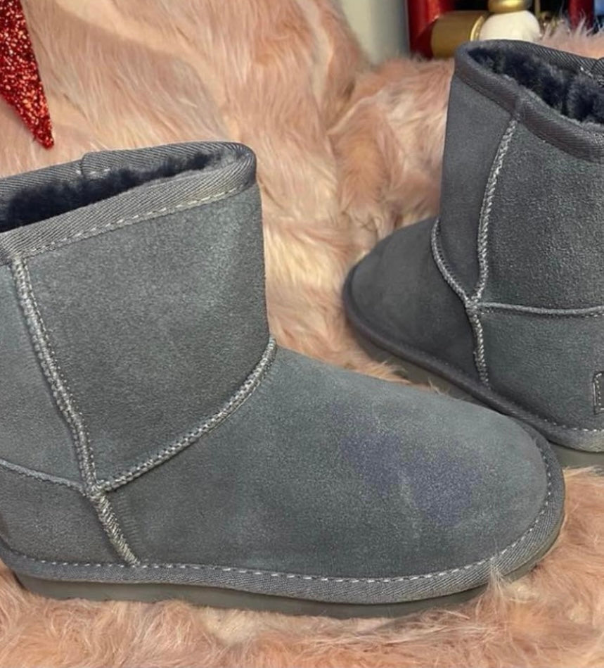 Children’s grey snug boots