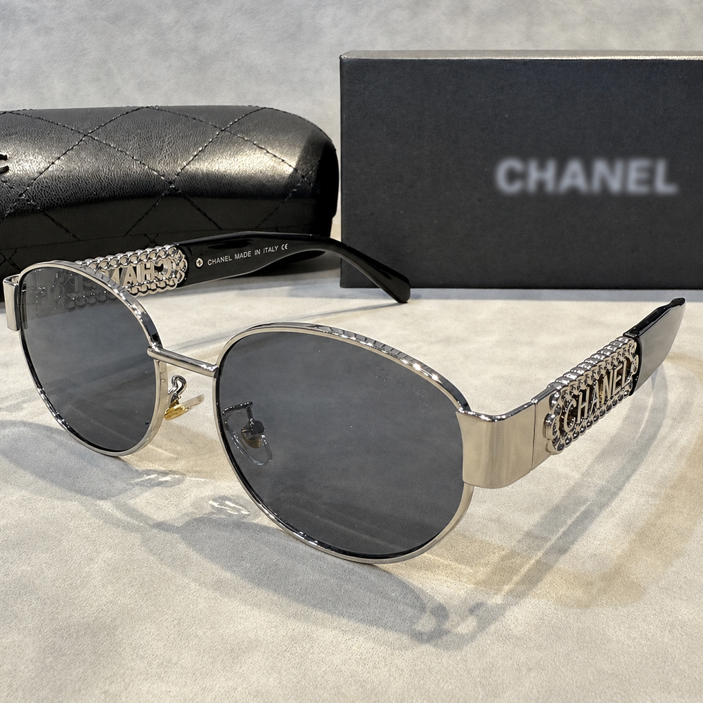 Silver frame sunglasses with grey lens 