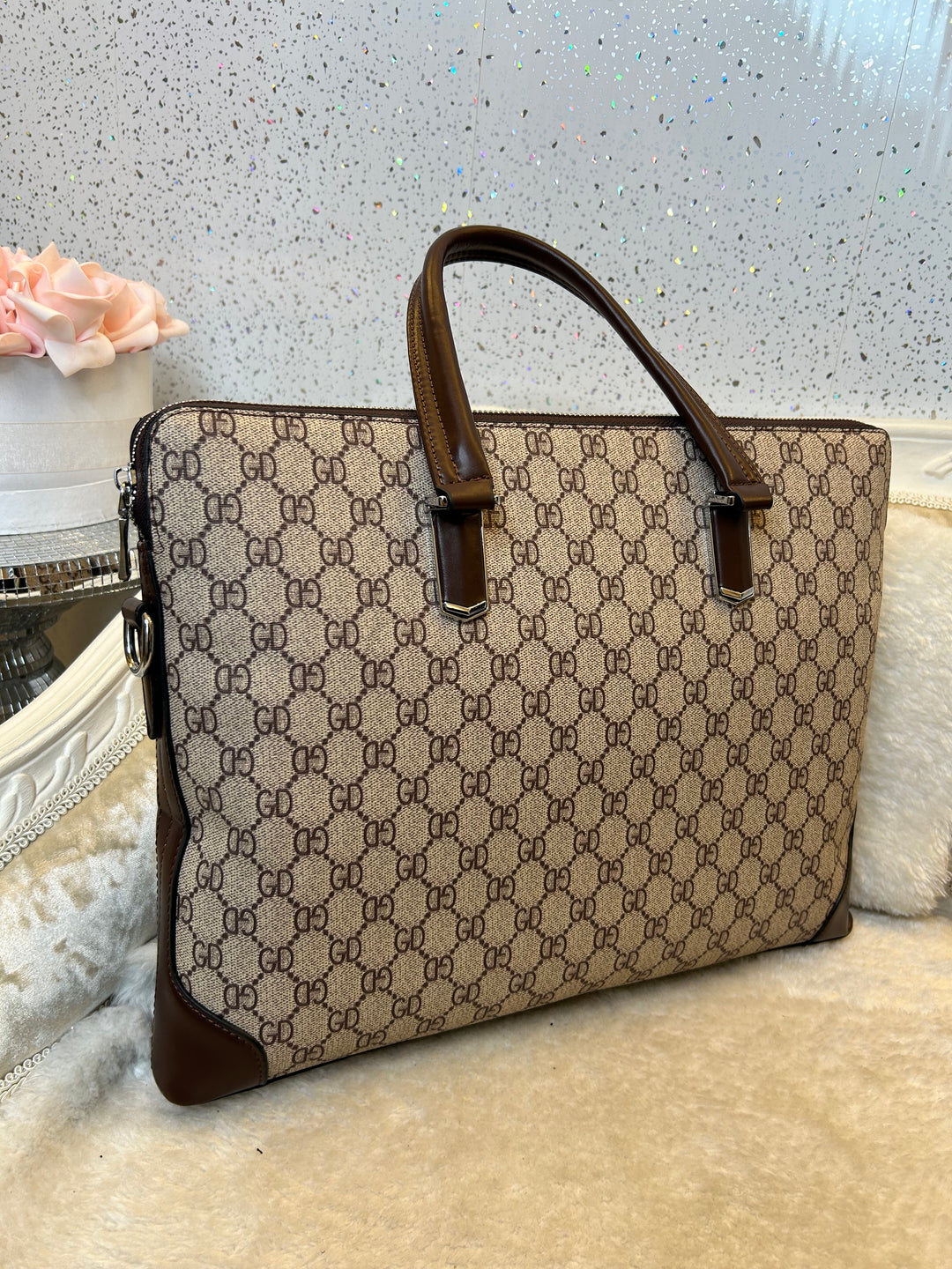 Handbag with brown and beige pattern with gold detail