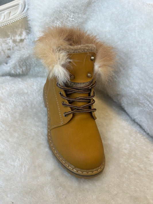 Girls brown walking boots with fur detail