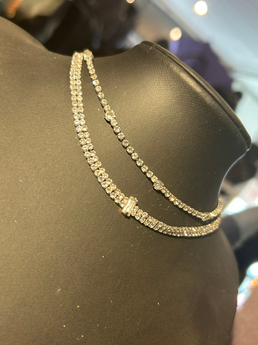 Crystal detailed necklace