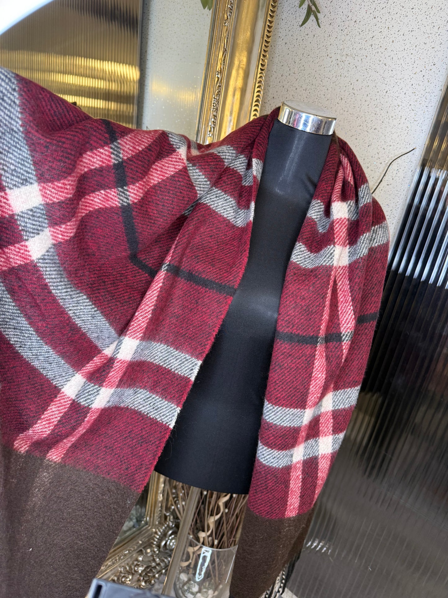 Checked tassel scarves