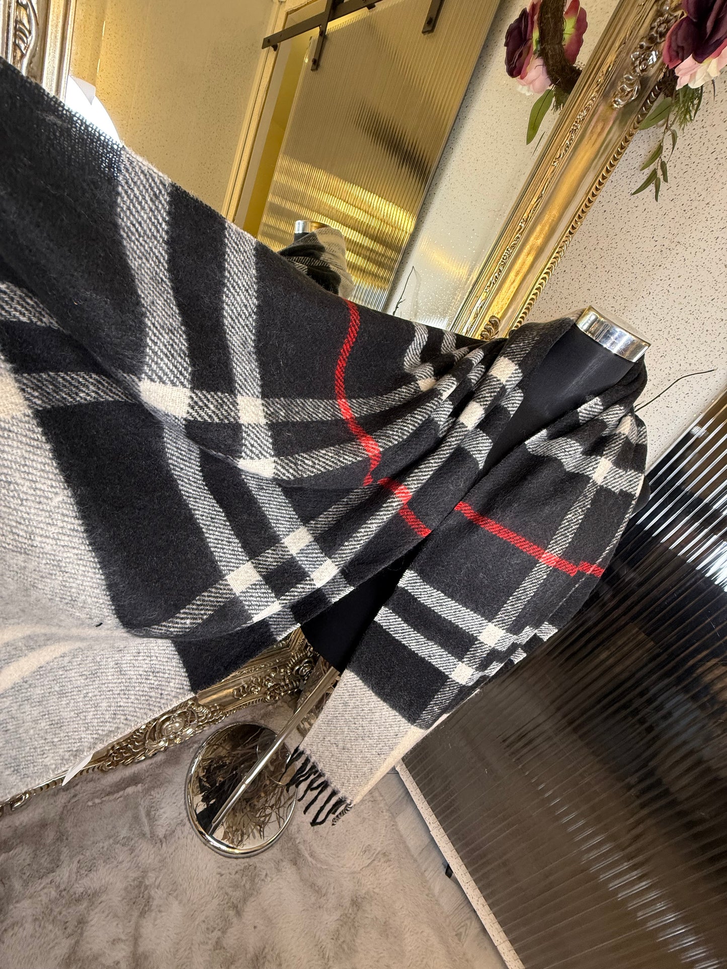 Checked tassel scarves