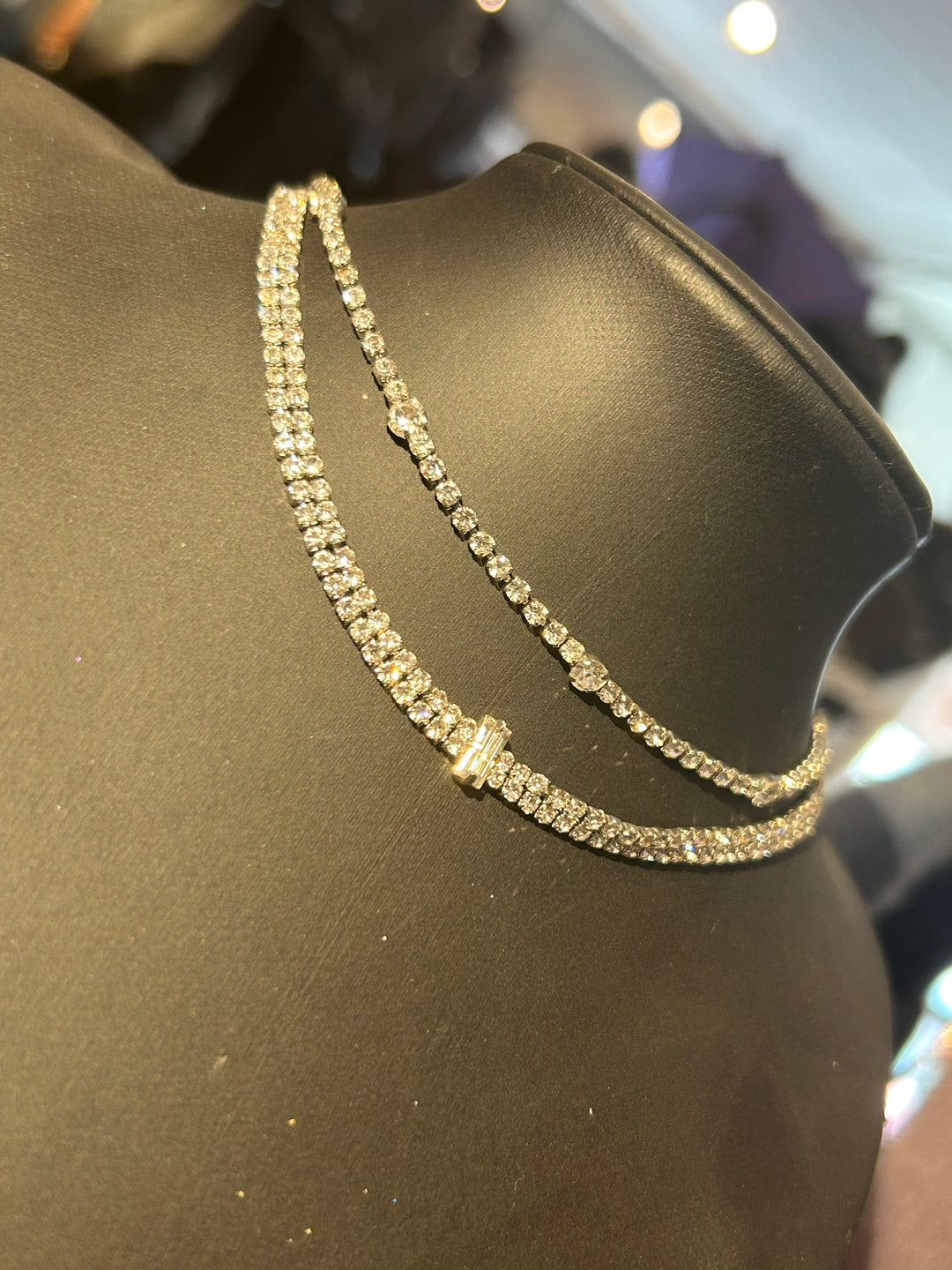 Crystal detailed necklace