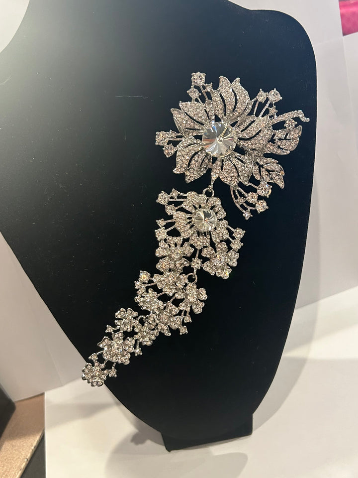 Big flower crystal brooch