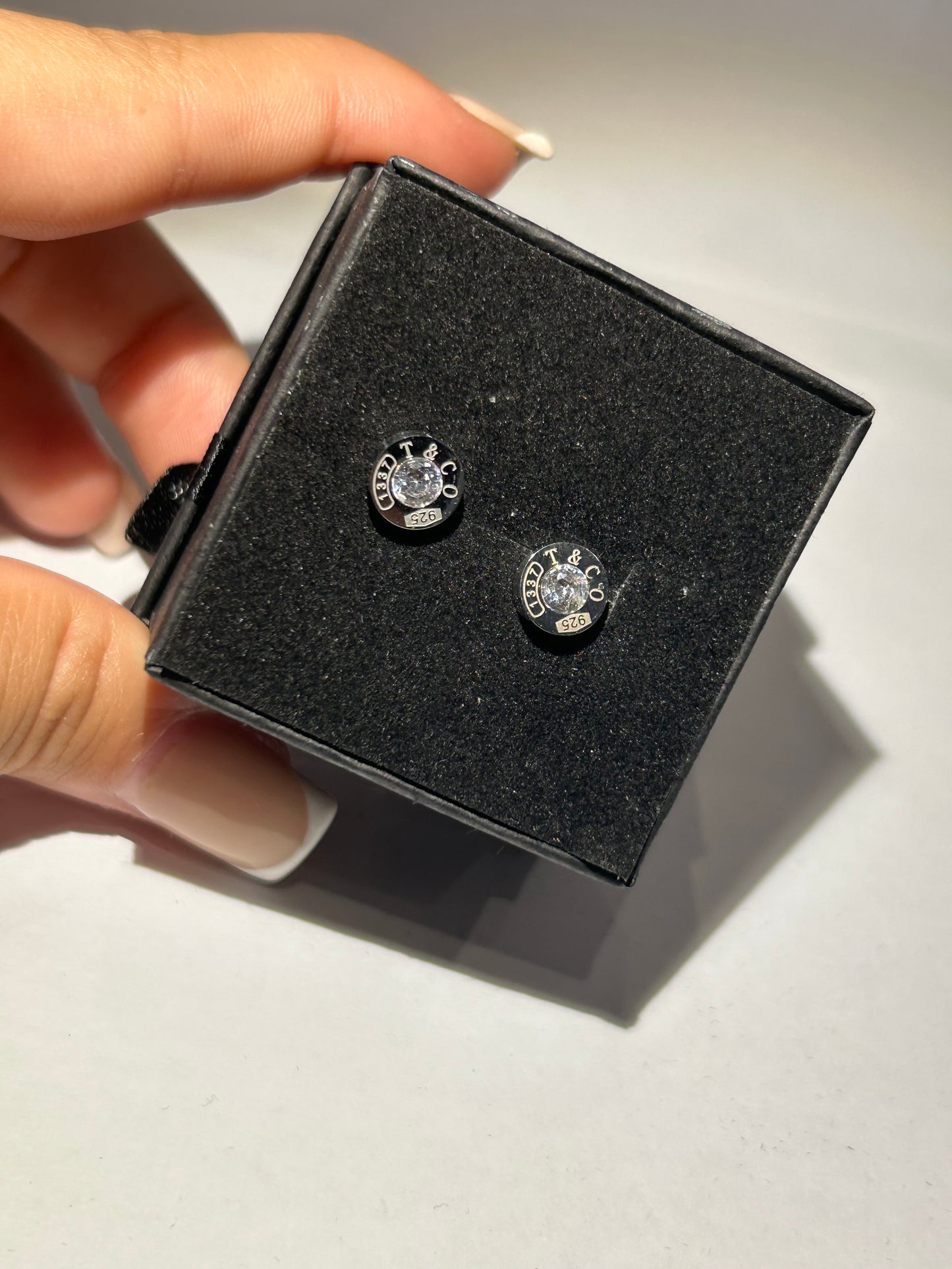 Small stud crystal earrings