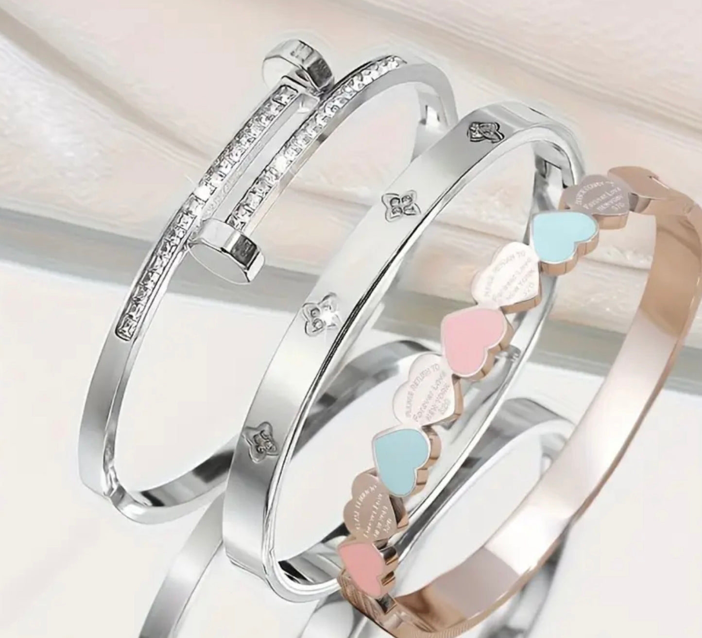 Colourful heart bangle set