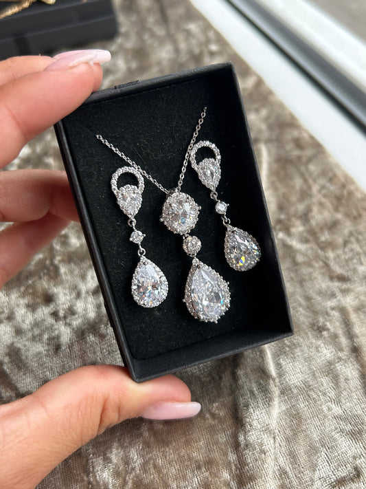 Crystal outlined dangle jewellery set
