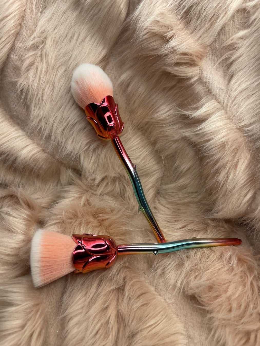 Small Rose Multicolour Dust Brush