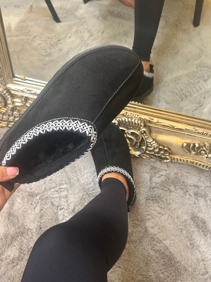 Black faux suede slippers with fur