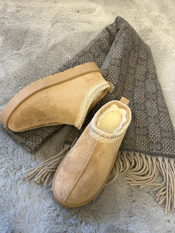 Tazz Slippers and scarf bundle