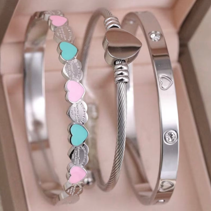 Colourful heart bangle set