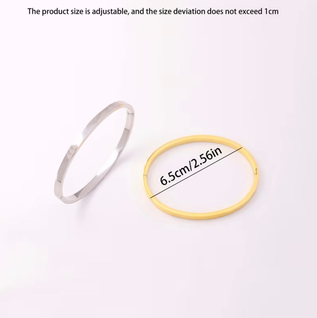 Colourful heart bangle set