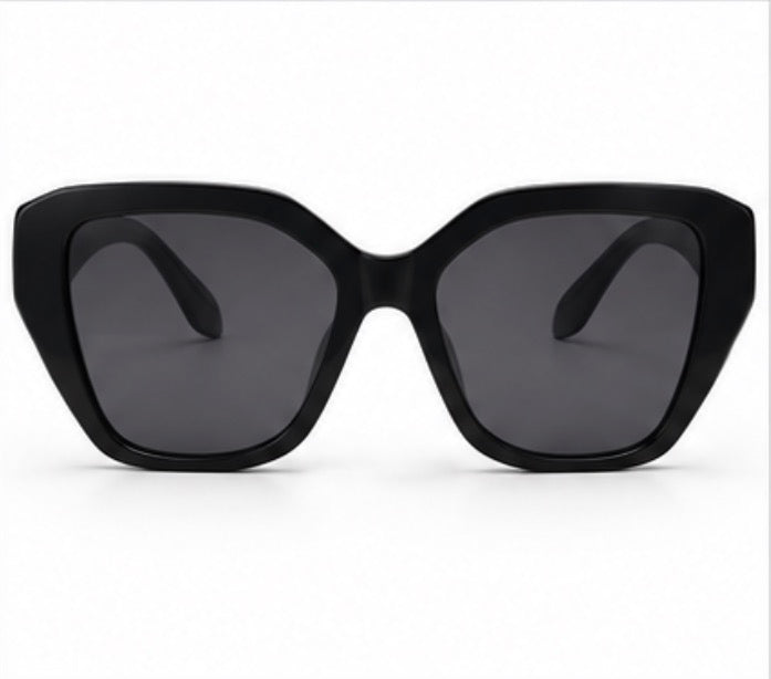 Luxury Black Oversized Sunglasses with Gold Serpent Detail Arms