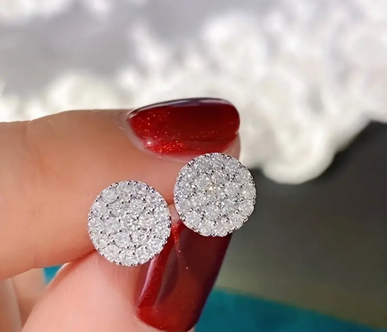 Round stud zirconia earrings