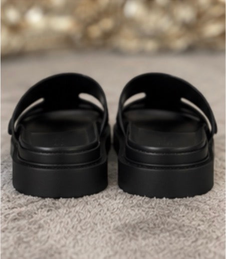 Women’s Black Strappy Sandals | Chunky Sole Summer Shoes | Casual Everyday Sandals