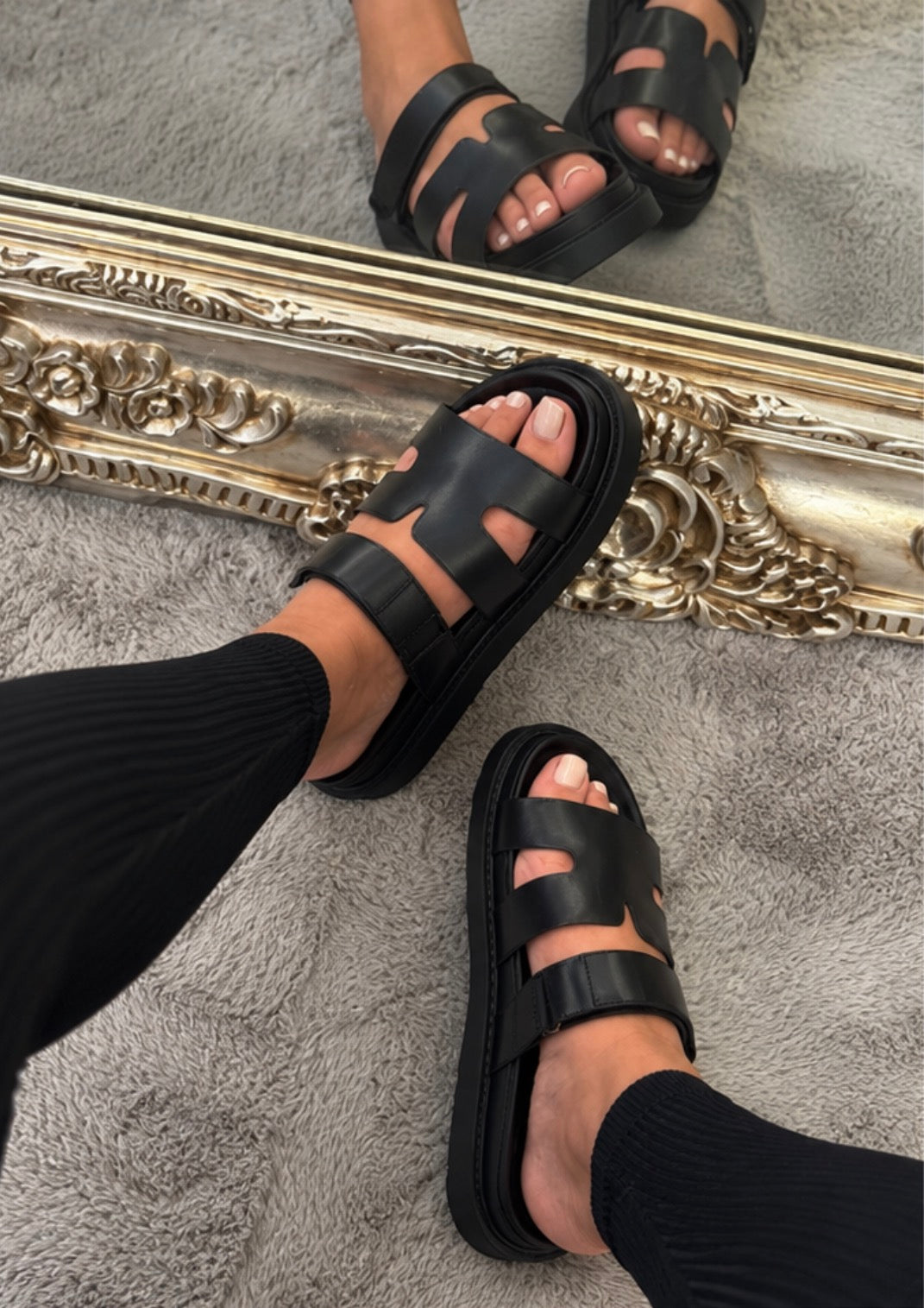 Women’s Black Strappy Sandals | Chunky Sole Summer Shoes | Casual Everyday Sandals