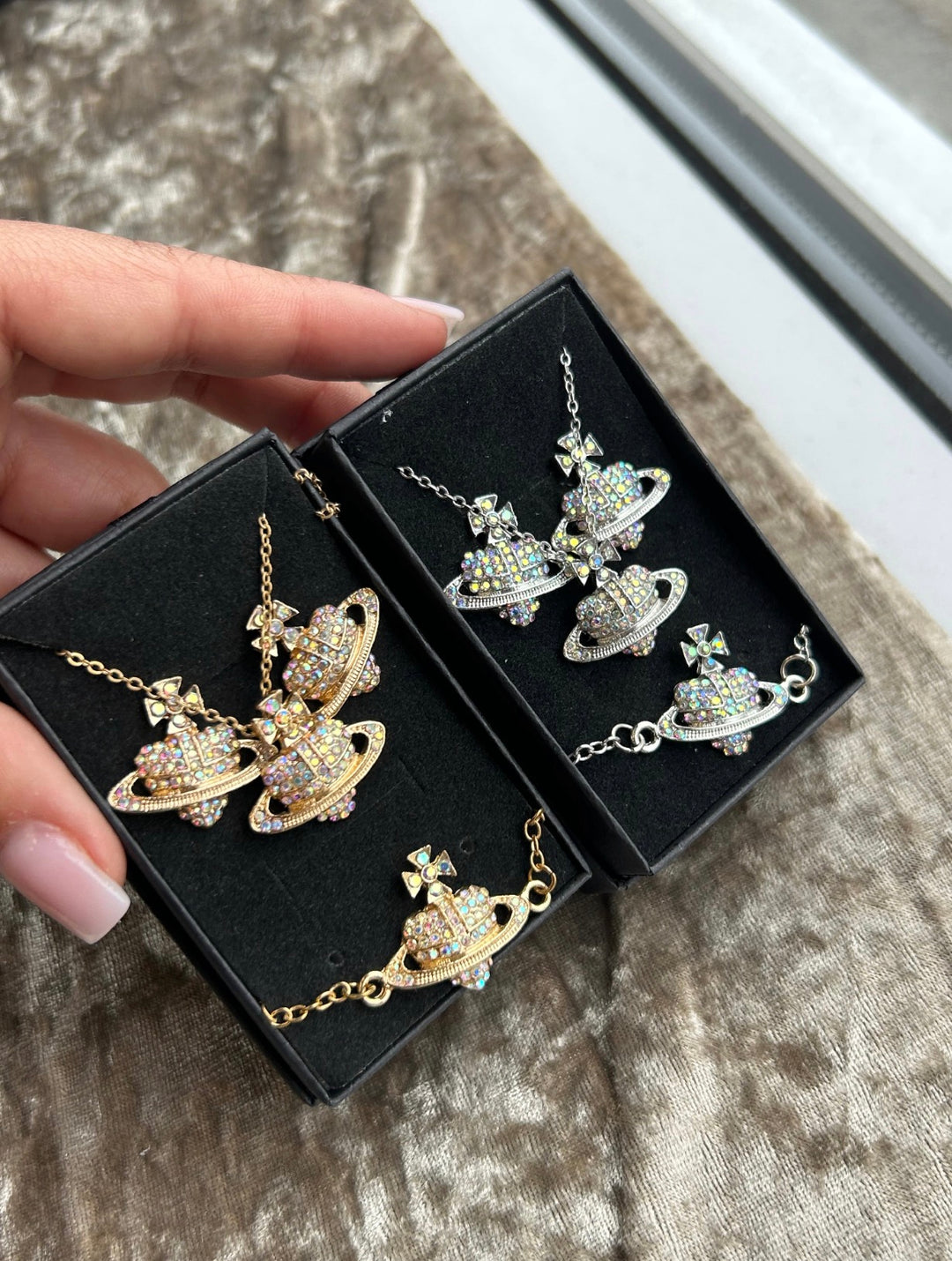 Crystal planet jewellery set