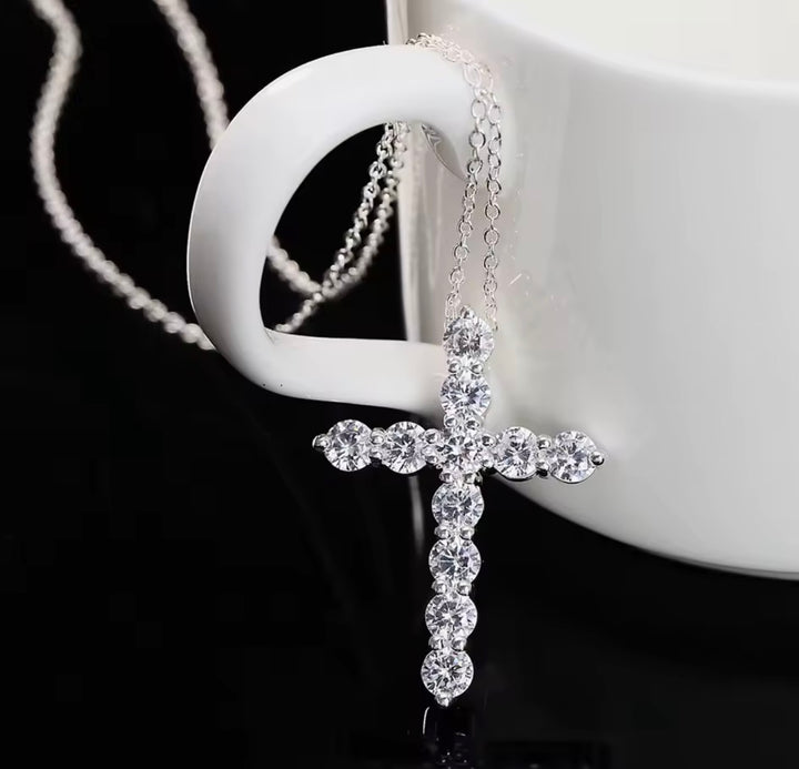 Mini Crystal Elegant Pendant Necklace