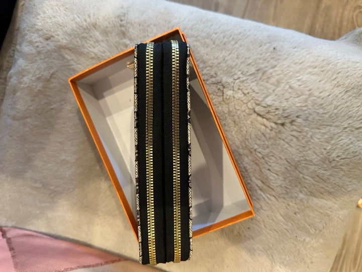 Double zip print purse