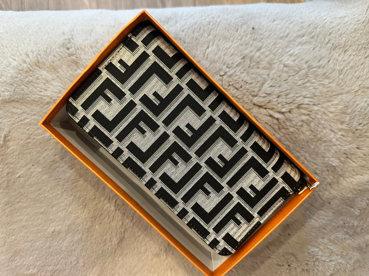 Double zip print purse
