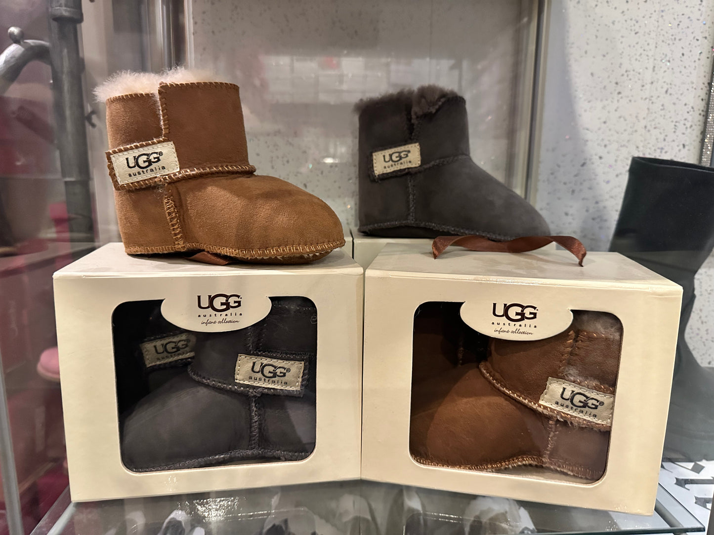 Baby winter boots in tan or grey