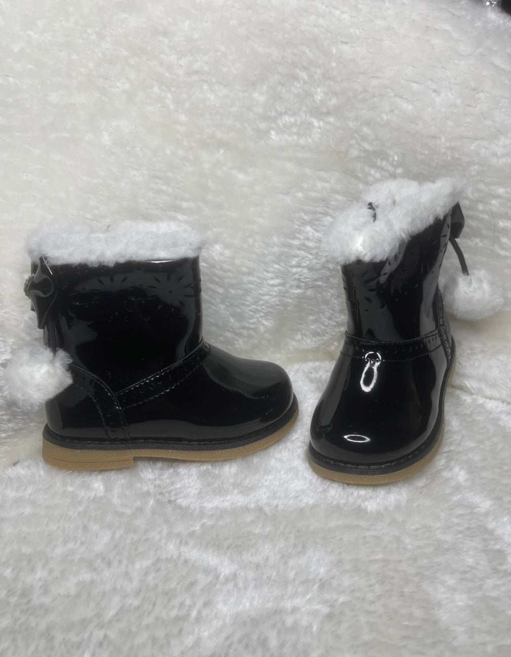 Baby boots in black