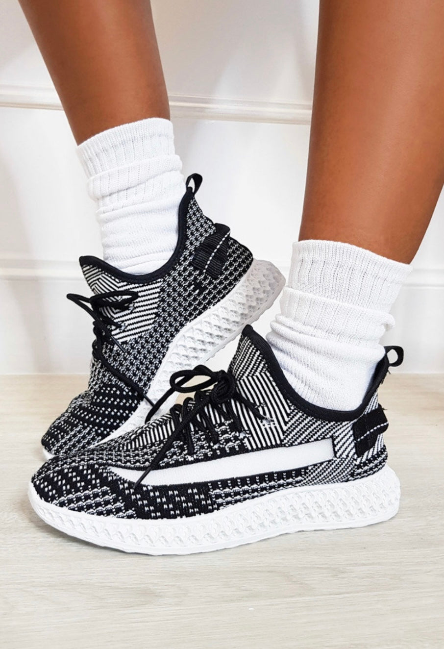 Black & White Ladies Trainers