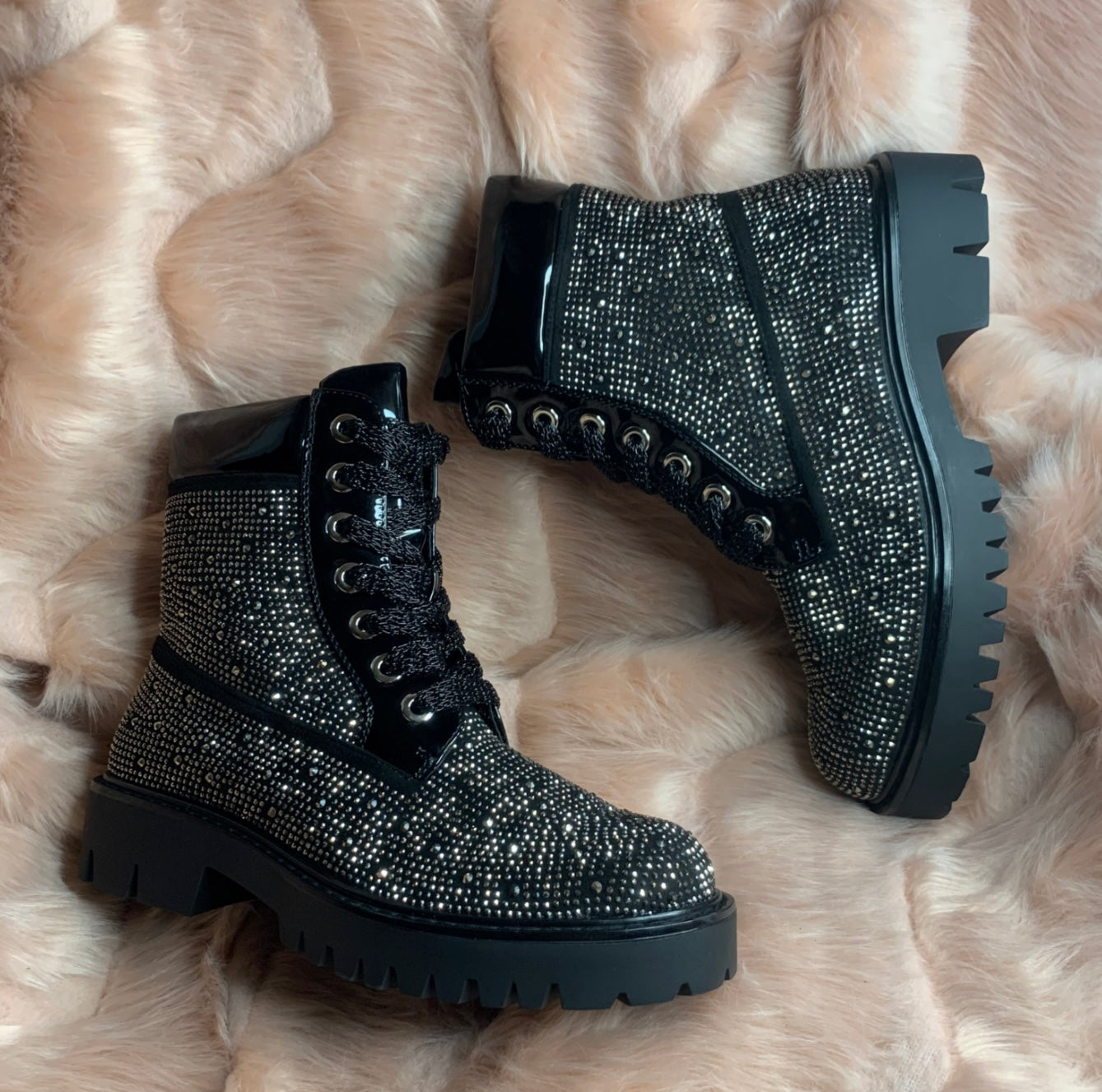 Black Sparkle crystal boots with two types of laces